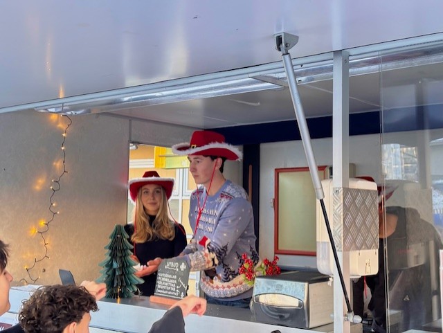 Advent foodtruck på skolbesök